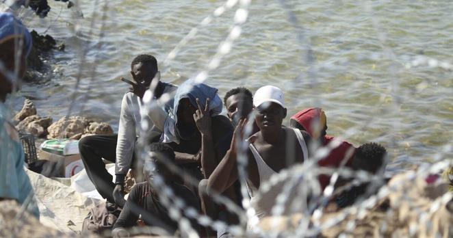 EU weighs deporting migrants to countries they have no connection to