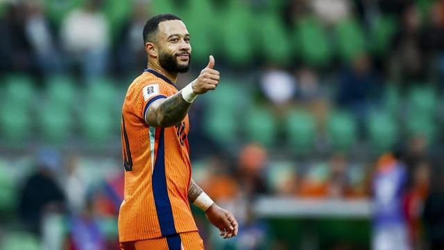 Eight is great as Dutch dish out World Cup demolition