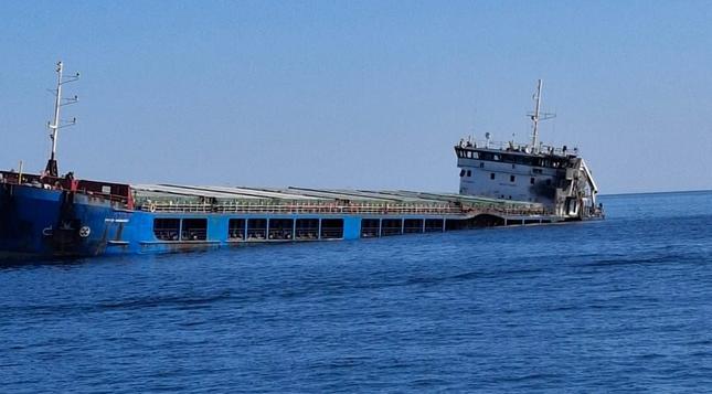 A Comoros-flagged chemical and oil products tanker was struck by what crew and maritime union officials described as a drone attack late on 14 October in Romanian territorial waters near Sulina, in the first reported incident of its kind inside the t  source/editor : Georgi Gotev