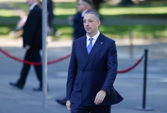Serbian prosecutors are examining allegations that Foreign Minister Marko Đurić and a number of Serbian ambassadors obstructed diaspora voting in the 25 October parliamentary elections, after complaints over the limited number of polling stations abr source/editor : Krassen Nikolov