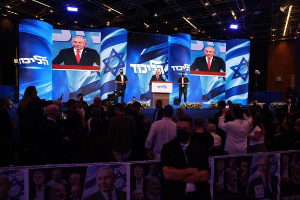 Prime Minister Benjamin Netanyahu and rival Gadi Eisenkot offered competing claims to lead Israel after Tuesday's election, with Netanyahu calling for a right-wing government and Eisenkot saying voters had rejected the longtime Israeli leader, even a source/editor : Georgi Gotev