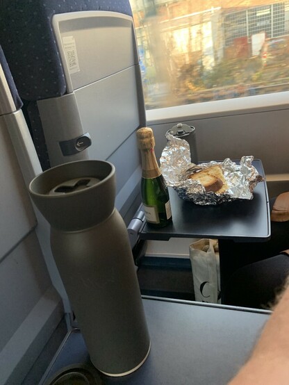 The breakfast, on ICE seat tables.