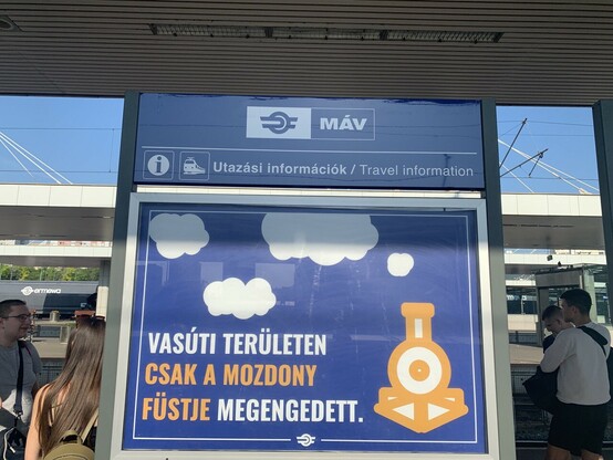 A MAV poster on the perron saying just that, in Hungarian