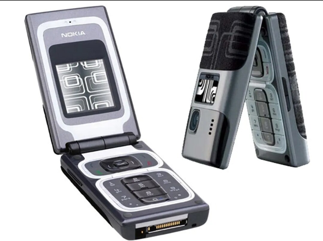 Picture of a Nokia phone from 2004.