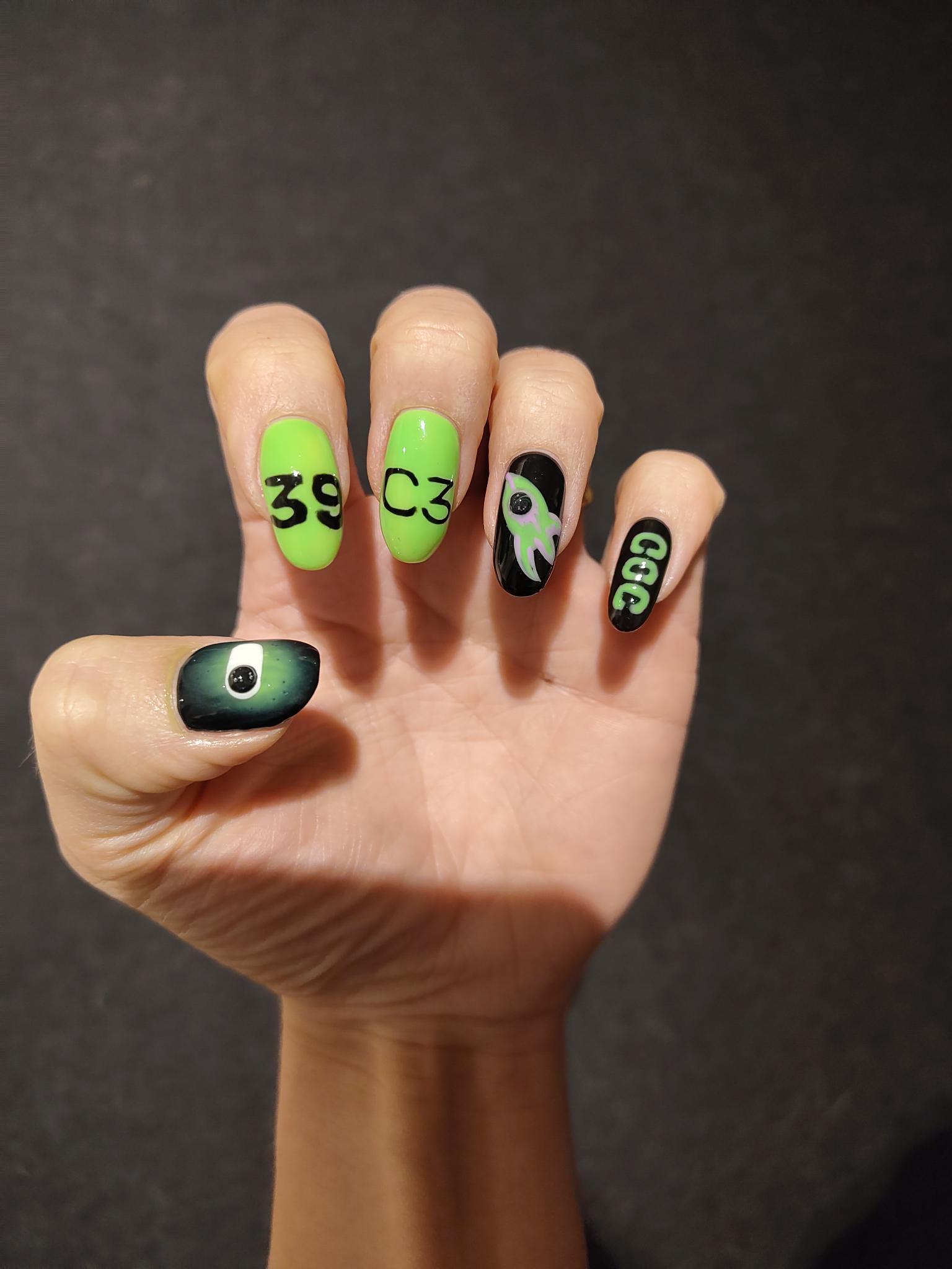 Congress Design as Naildesign showing 39C3 and Rocket
